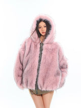 Soft and dreamy winter fashion in pink. Cozy knitwear, faux fur, long coats, and warm beige tones bring a romantic, elegant seasonal style.